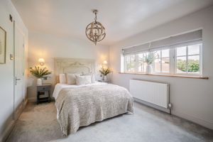 Principal bedroom with en suite- click for photo gallery